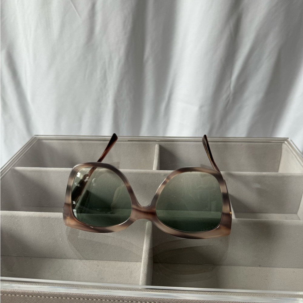 Gucci Brown Sunglasses Classic Rectangular Design - image 3